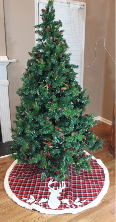 Reindeer Red Plaid Christmas Tree Skirt – Rustic Cabin Holiday Décor