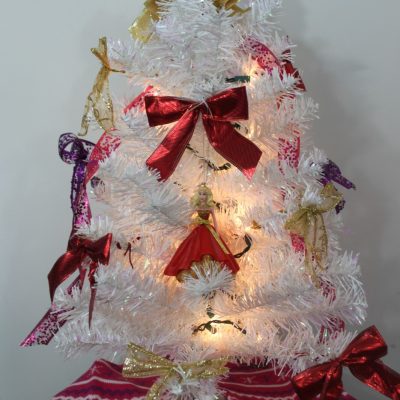 Mini Holiday Barbie Christmas Tree Set