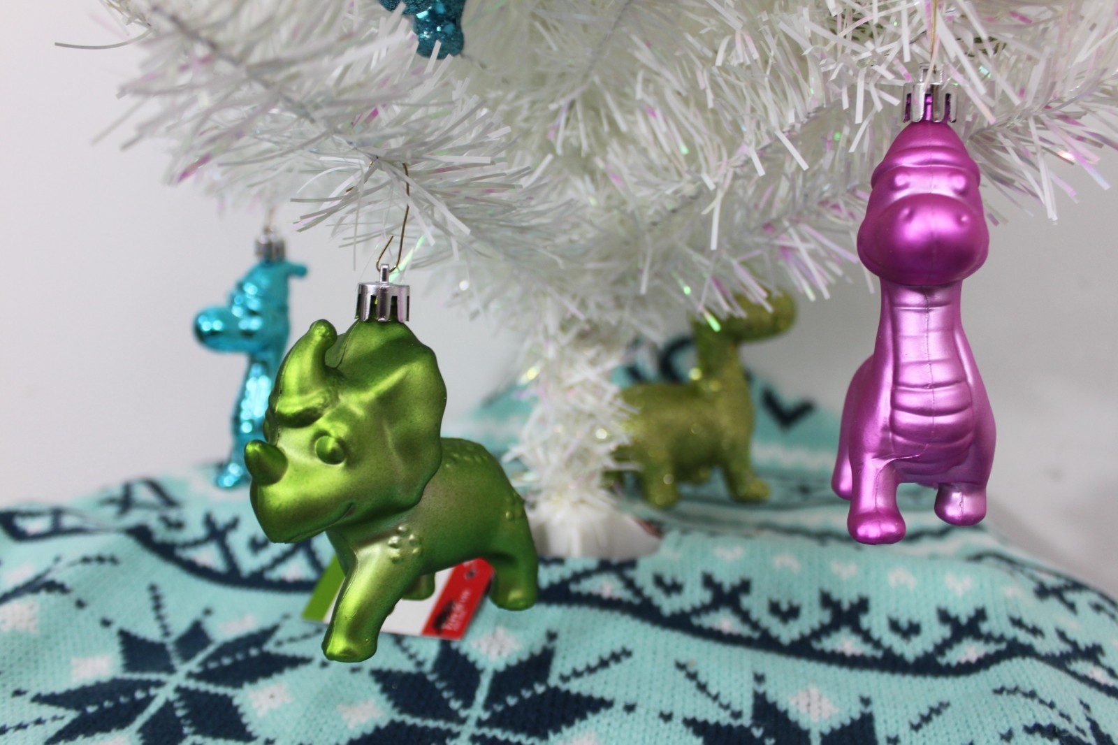 Dinosaur Mini White Christmas Tree Set 3 Dinosaur Mini White Christmas Tree Set - Image 3