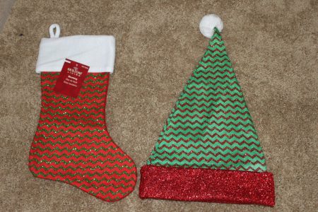 2-Set Sparkle Zigzag Stocking & Santa Hat – Red Green Christmas